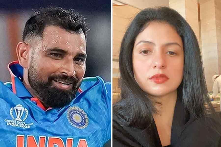 শামিকে নিয়ে দুই নারীর টানাটানি!