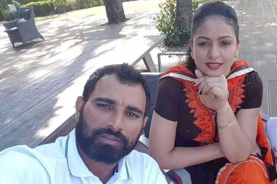 শামিকে নিয়ে দুই নারীর টানাটানি!