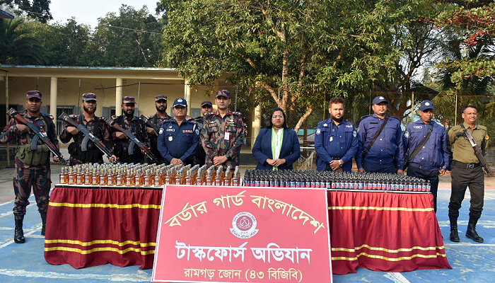 রামগড়ে টাস্কফোর্সের অভিযানে ভারতীয় মদ ও ফেন্সিডিল জব্দ
