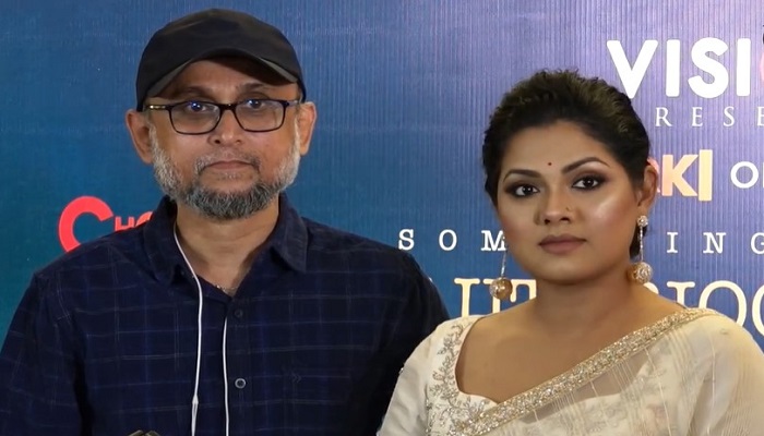 ‘ওরাতো দেখি ভাইরাল আইটেম খুঁজছে’ (ভিডিও)