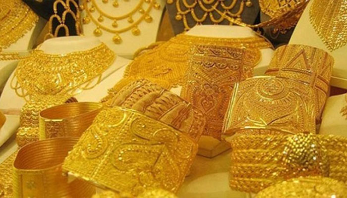 সোনার দাম বেড়ে ভরি ছাড়িয়েছে ১ লাখ ১১ হাজার টাকা