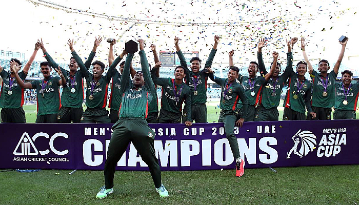 বিকেলে দেশে ফিরছে যুব চ্যাম্পিয়নরা