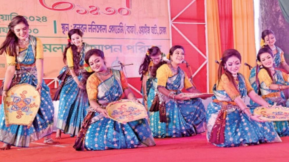 বাঙালি সংস্কৃতির জয়গানে মুখর পুরান ঢাকার পৌষমেলা