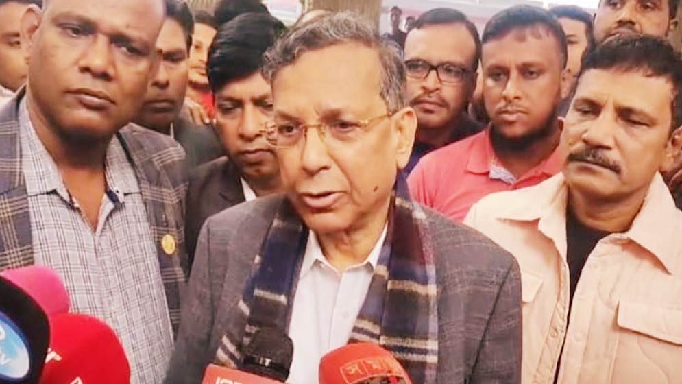 আদালত বর্জন বিএনপির আইনজীবীদের রাজনৈতিক স্ট্যান্ডবাজি