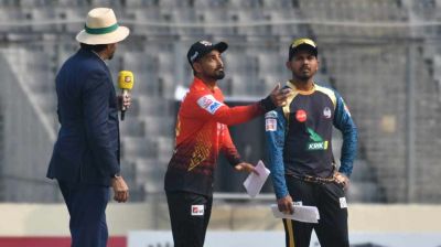 টস জিতে কুমিল্লাকে ব্যাটিংয়ে পাঠাল ঢাকা