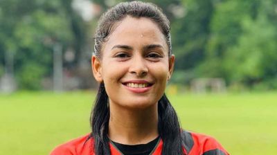ইস্টবেঙ্গলের প্রথম বিদেশি নারী ফুটবলার বাংলাদেশের সানজিদা