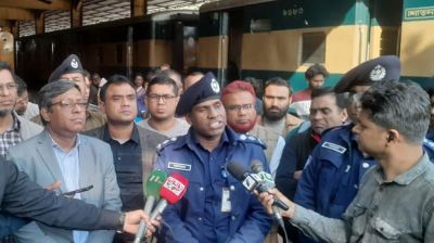 বেনাপোল এক্সপ্রেসে আগুন দেয়া হয় বগির ভেতর 