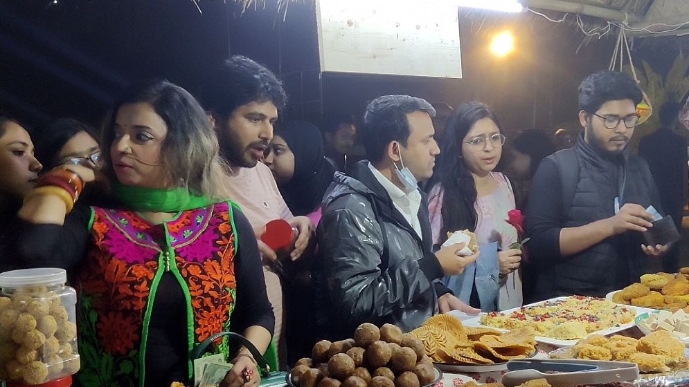 শত পিঠার সমাহারে জাতীয় পিঠা উৎসব