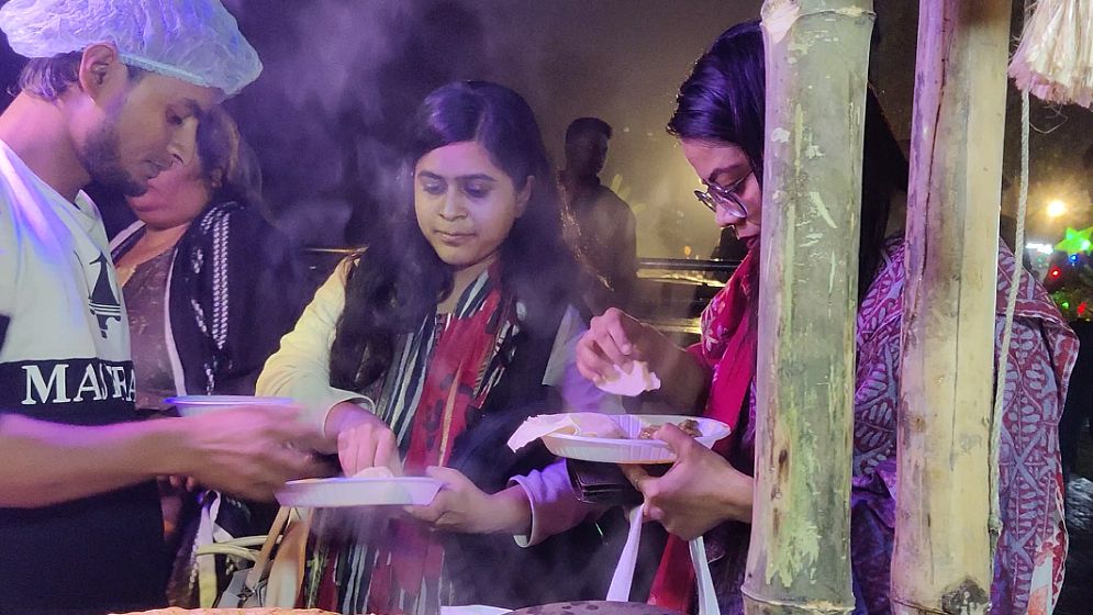 শত পিঠার সমাহারে জাতীয় পিঠা উৎসব