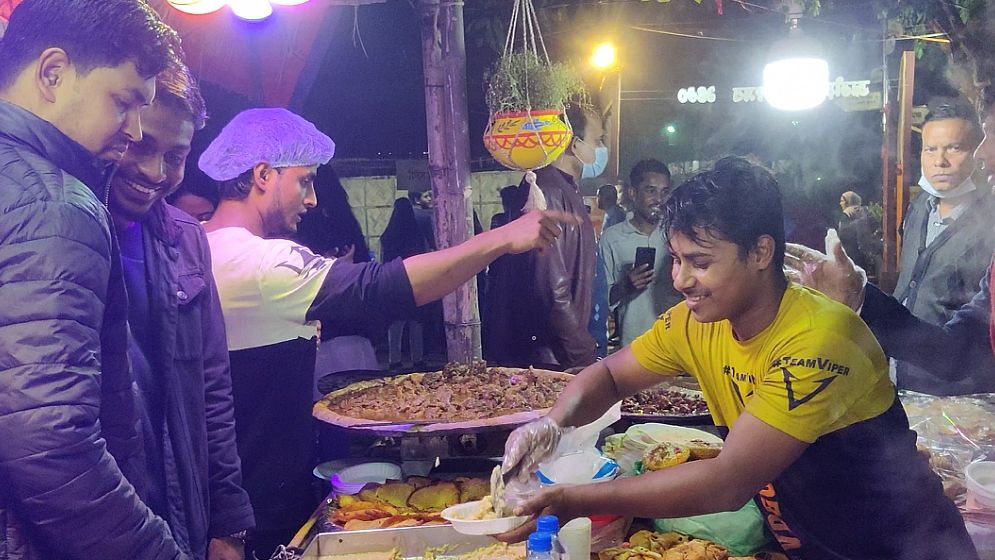 শত পিঠার সমাহারে জাতীয় পিঠা উৎসব