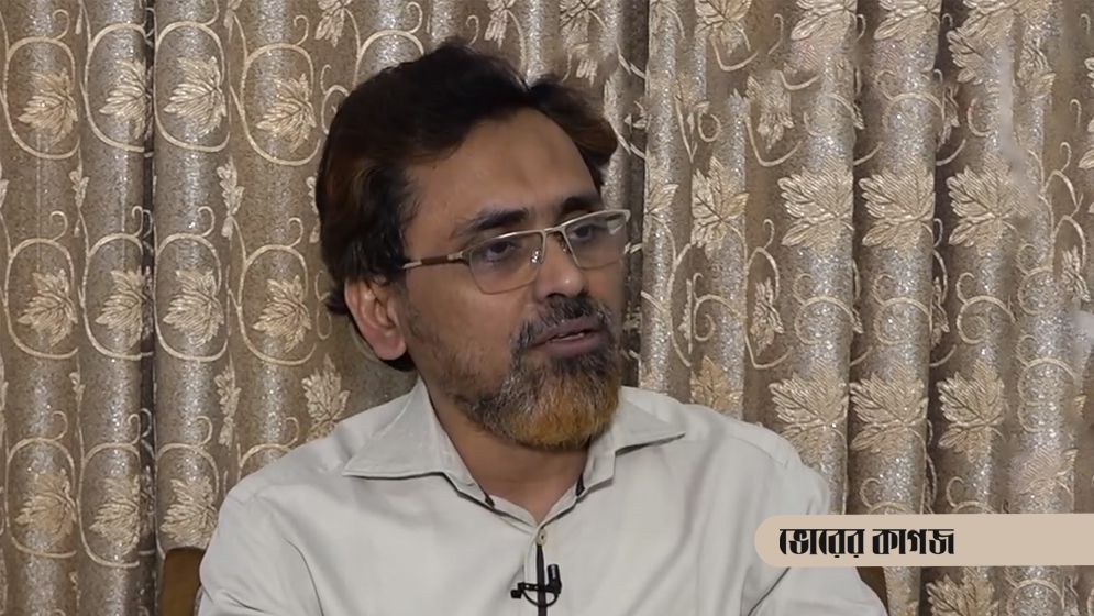 গভীর রাতে ভিকারুননিসার সেই শিক্ষক গ্রেপ্তার (ভিডিও)