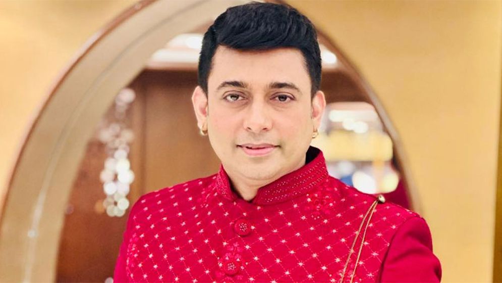 হানিমুনে গিয়ে বিপাকে জায়েদ খান