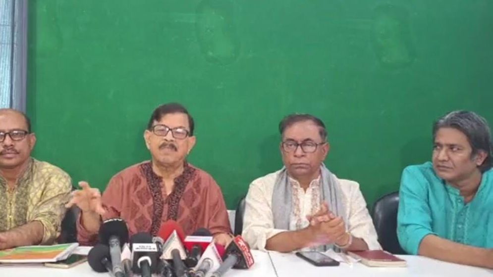 গরু পেটানোর মতো নেতাকর্মীদের পিটিয়েছে পুলিশ: গণতন্ত্র মঞ্চ