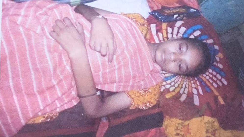 বাঁচার আকুতি সপ্তম শ্রেণির শিক্ষার্থী রাখির