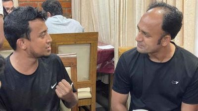 এমপি সুমনের সমাবেশে আইফোন হারালেন গায়ক তাসরিফ
