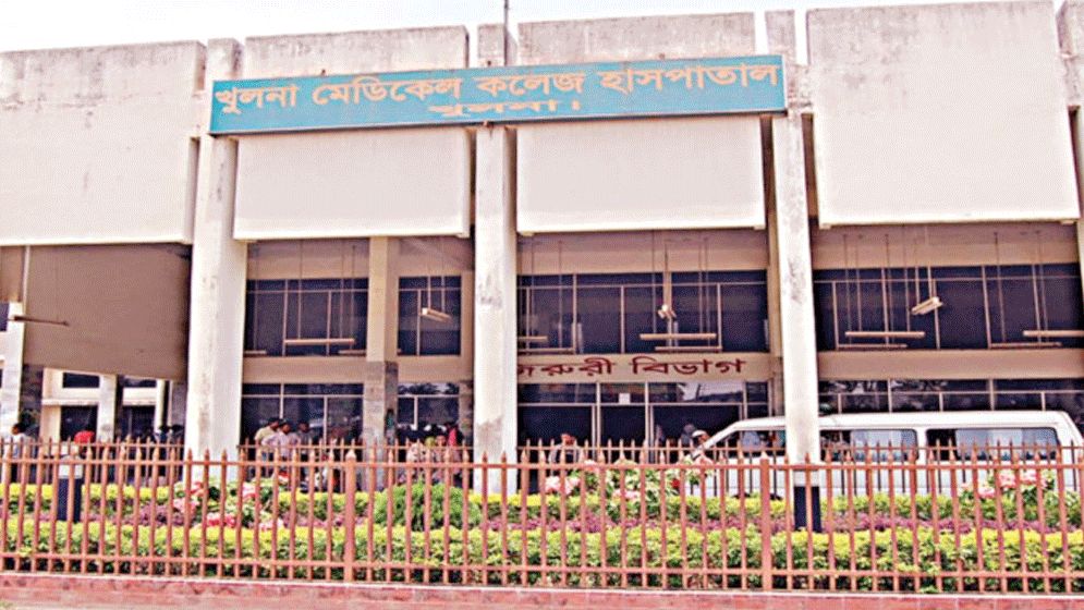 খুমেক হাসপাতালের ময়লার ভাগাড়ে ৪৯৫ ডিষ্টিল ওয়াটার