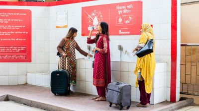 লাখো রেলযাত্রীর বিনামূল্যে সুপেয় পানির ব্যবস্থায় রবি