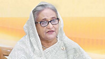 ‘বিএনপি নেতারা তাদের স্ত্রীদের ভারতীয় শাড়ি কেন পুড়িয়ে ফেলছেন না’