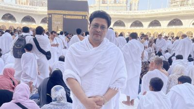 ওমরাহ করতে মক্কায় ফেরদৌস
