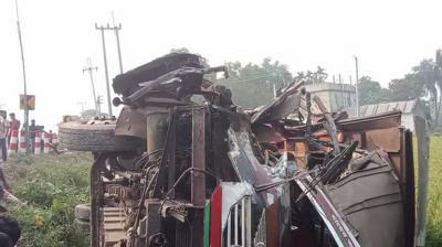 ময়মনসিংহে যাত্রীবাহী দুই বাসের সংঘর্ষে প্রাণ গেল ২ জনের