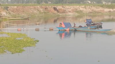 ঘিওরে ড্রেজার বাণিজ্য অপ্রতিরোধ্য, মামলার ভয়ে চুপ স্থানীয়রা
