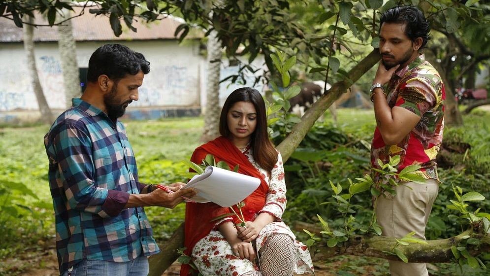 প্রভা-আলভীর ‘ভিআইপি জামাই’