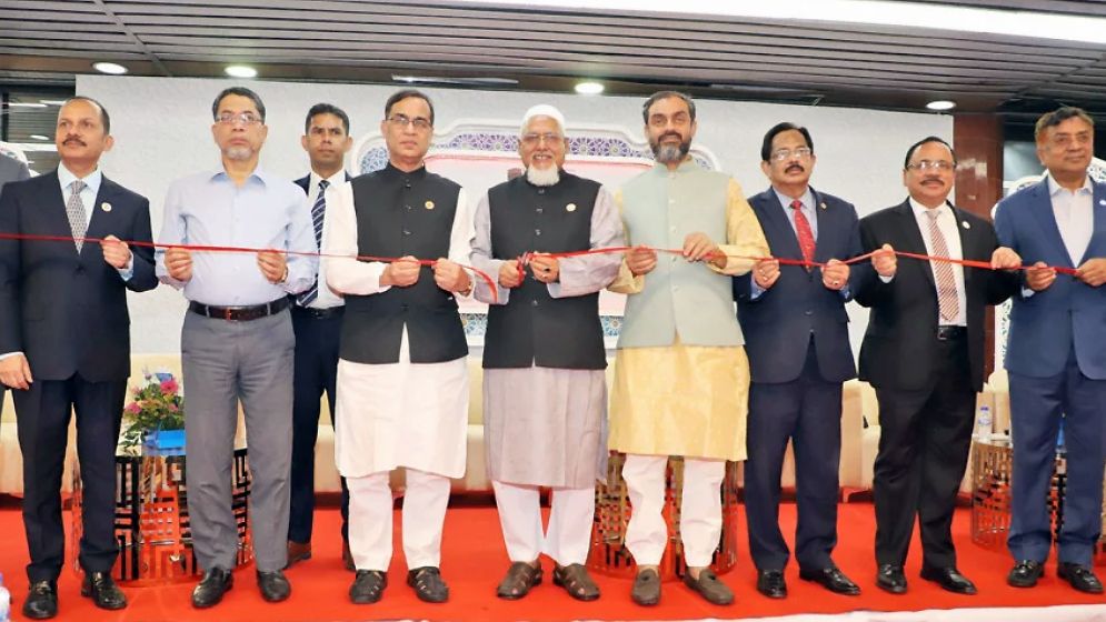 হজযাত্রীদের আবেগ অনুভূতিকে সম্মান দেখাতে হবে: ধর্মমন্ত্রী