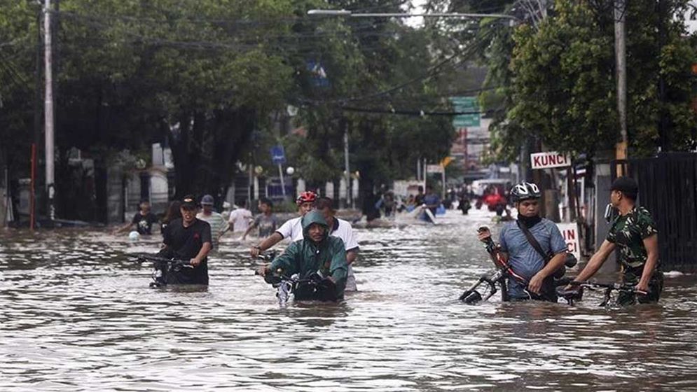 ইন্দোনেশিয়ার বন্যায় ১৪ জনের মৃত্যু