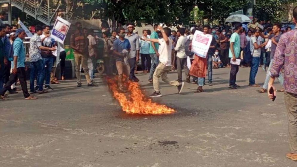 বয়সসীমা ৩৫ চেয়ে আন্দোলন, গ্রেপ্তার ১৪ শিক্ষার্থীর জামিন