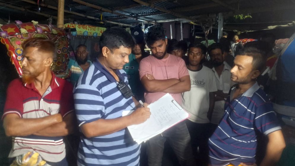 রাজধানীতে ব্যাটারি চালিত অটোরিকশা বন্ধে পুলিশের অভিযান