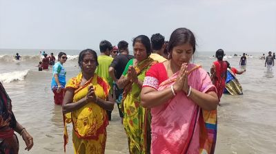 কুয়াকাটায় গঙ্গাস্নান অনুষ্ঠিত