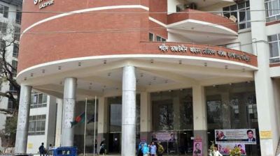 হাসপাতালের লিফটে আটকে রোগীর মৃত্যু