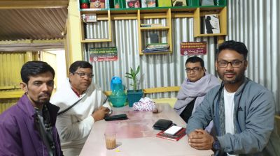 সখীপুরে চা দোকানে মিনি পাঠাগার