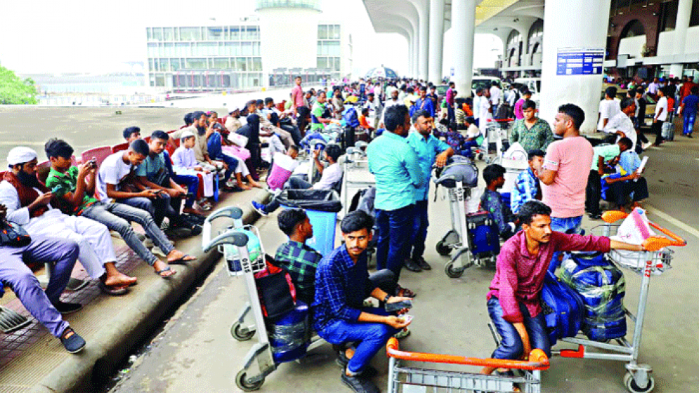 চরম বিপাকে হাজারো শ্রমিক