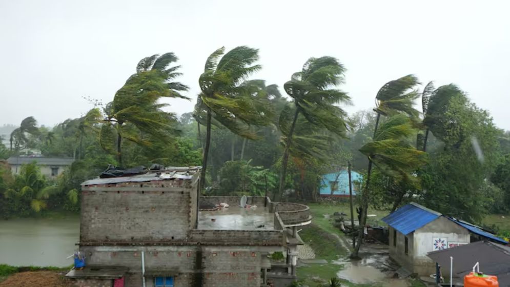 দেশের ৮ অঞ্চলে দুপুরের মধ্যে ঝড়ের আভাস