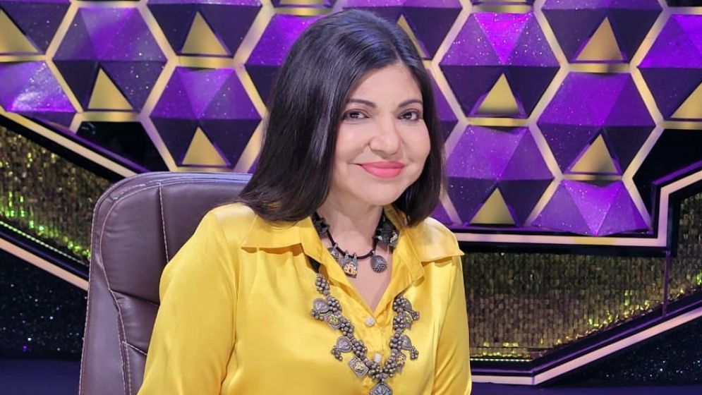 শ্রবণশক্তি হারিয়েছেন অলকা ইয়াগনিক!