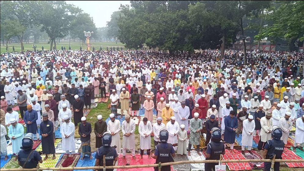 ঐতিহ্যবাহী শোলাকিয়ায় ঈদের ১৯৭তম জামাত 