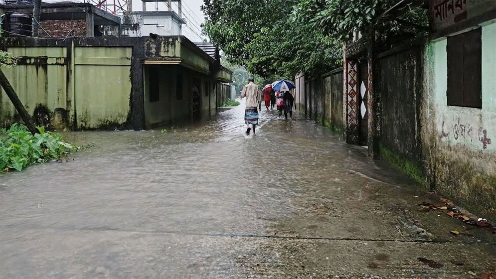 সুনামগঞ্জবাসীর ঈদ আনন্দ ভেসে গেছে পাহাড়ি ঢলে