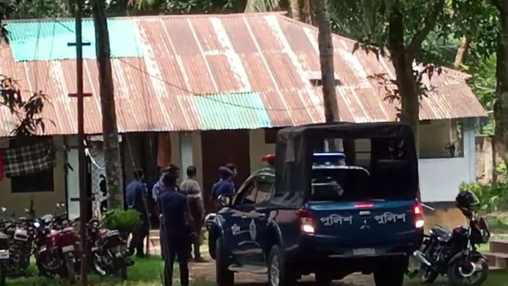 মোটরসাইকেল ঠিক করে না দেয়ায় মেকানিককে গুলি করলো কনস্টেবল!