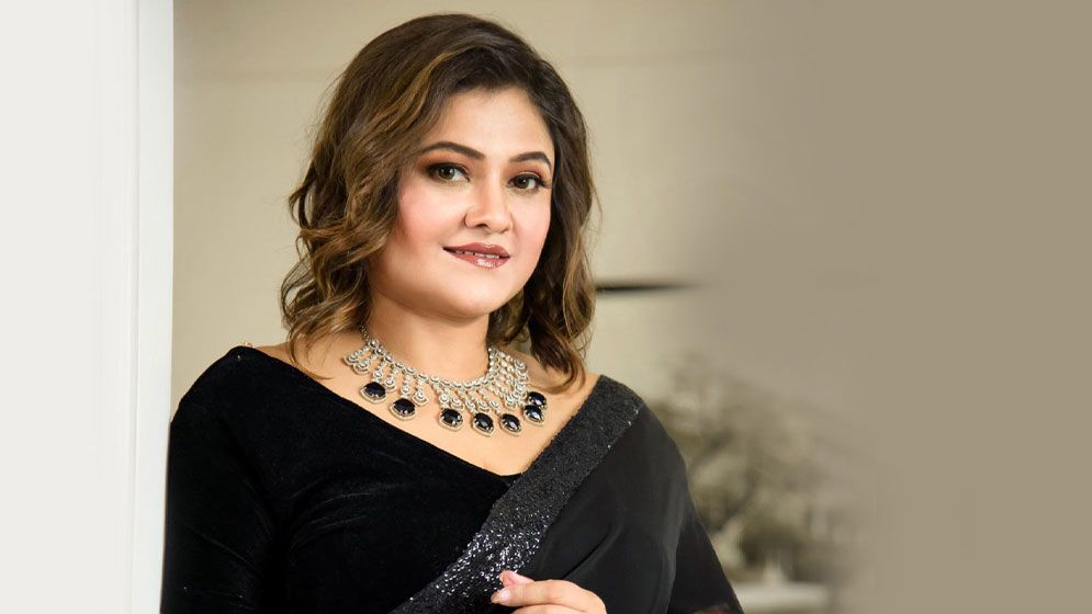 ‘পরকীয়া আইনত বৈধ’