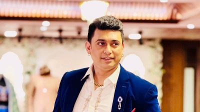 গাড়িতে বসেই ছাগল কিনেছি 