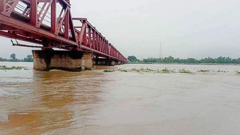তিস্তার পানি বাড়ছে হু হু করে, আতঙ্কে এলাকাবাসী 