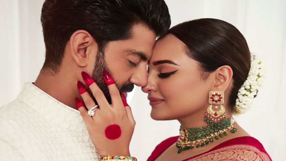 বিয়ের যে উপহার পেয়ে আপ্লুত সোনাক্ষী