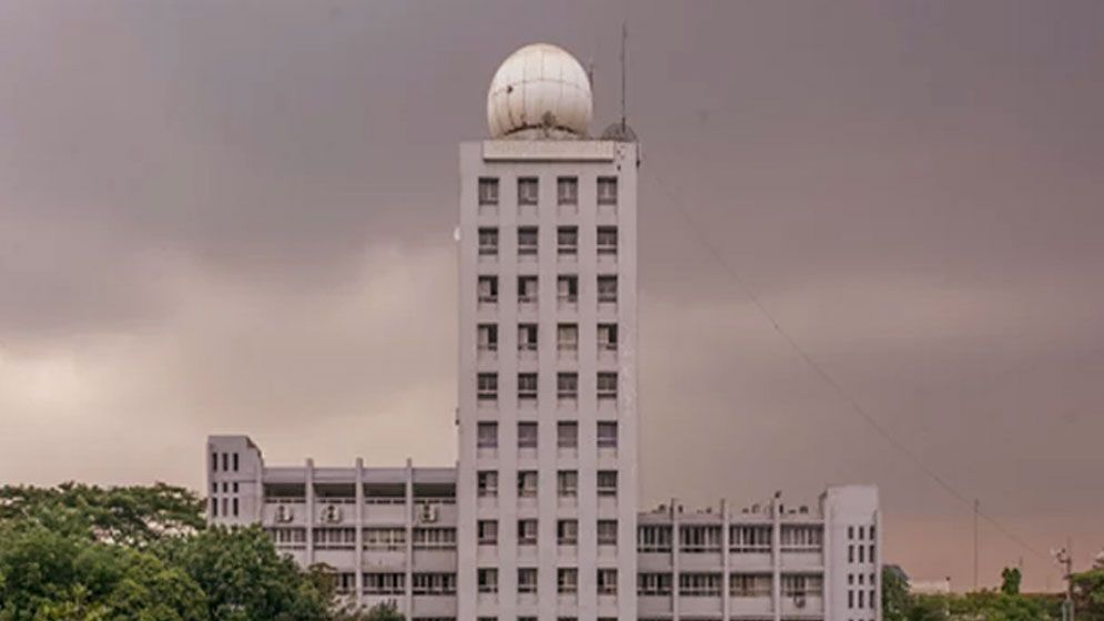 দুপুরের মধ্যে ৫ অঞ্চলে ঝড়ো হাওয়াসহ বজ্রবৃষ্টির আভাস