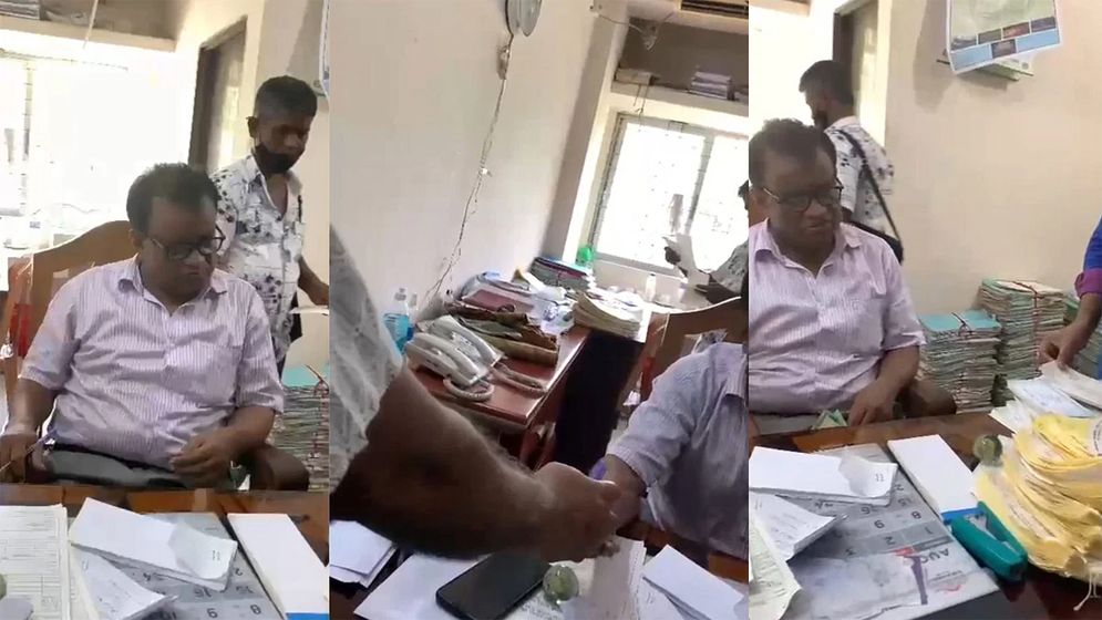 ঘুষ নেয়ার ভিডিও ভাইরালের পর বরখাস্ত হিসাবরক্ষক