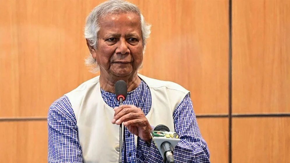 পুলিশের ১১ দফা দাবি, রাজারবাগ যাচ্ছেন ড. ইউনূস