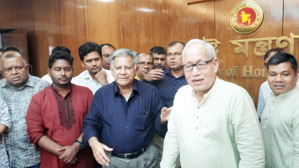 ১৫ আগস্টের ছুটি নিয়ে যা জানালেন স্বরাষ্ট্র উপদেষ্টা