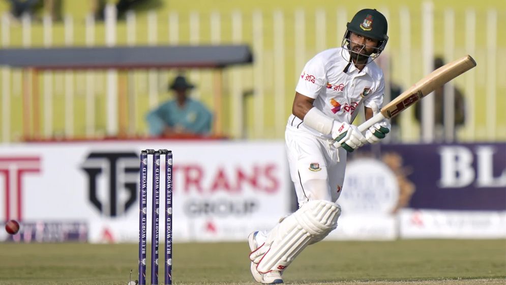 ৪২১ রানে পিছিয়ে থেকে দিন শেষ করল বাংলাদেশ