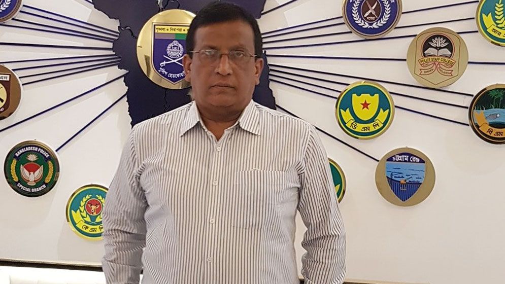 স্বেচ্ছায় অবসরে অতিরিক্ত ডিআইজি মনিরুজ্জামান, যা লিখলেন আবেদনপত্রে