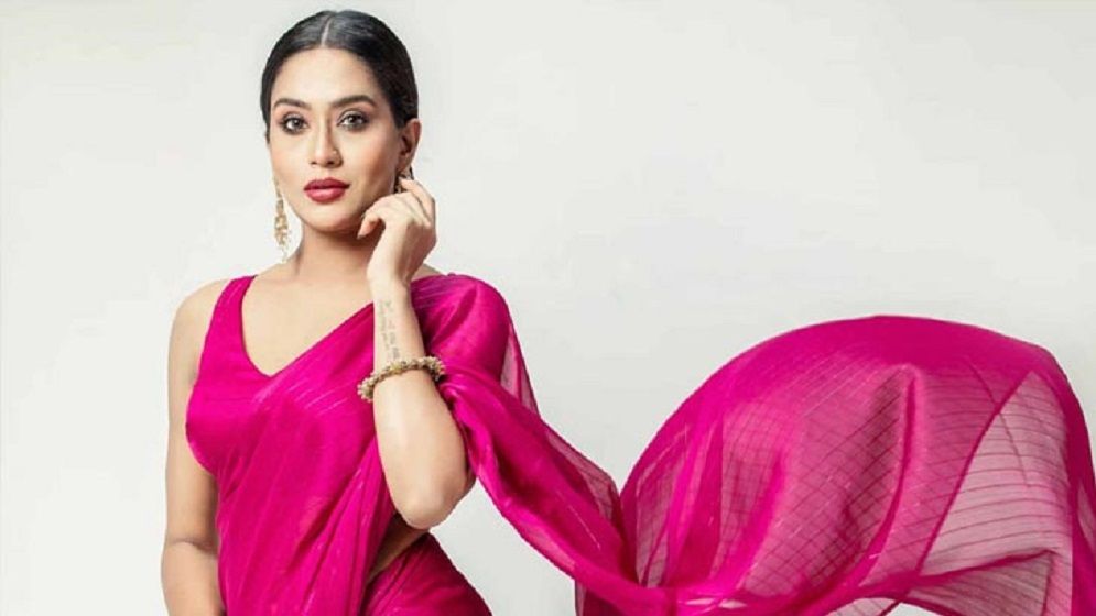 কোটা আন্দোলন ইস্যুতে অভিনয়শিল্পী সংঘ থেকে অব্যাহতি নিলেন মম
